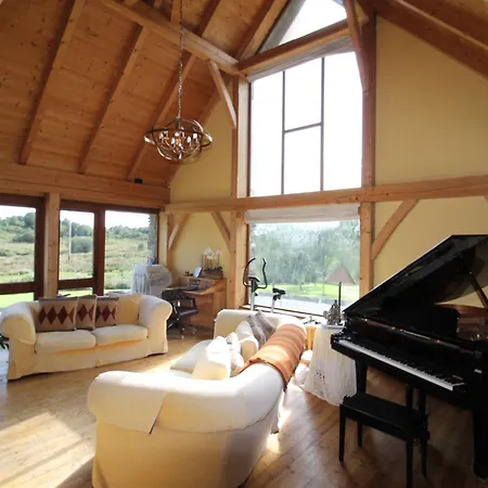 Beautiful Stone Riverside Retreat Casa vacanze